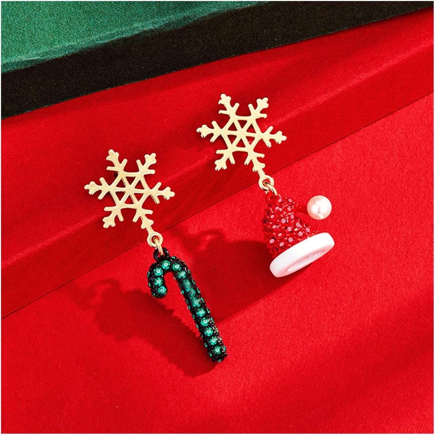 AURAFLAKE – Elegante vergoldete Schneeflockenohrringe für festliches Strahlen 3