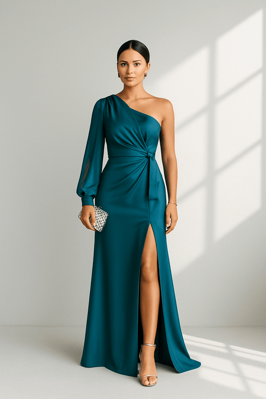 SCULPTA One-Shoulder jurk – vrouwelijke silhouet met drapering & frontsplit van zijde