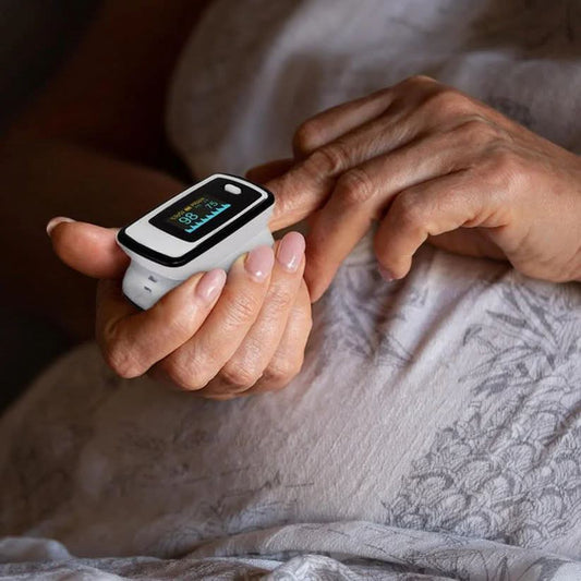 UltraLite Digitaler Fingerpuls Oximeter – Präzise Messung & Kompakt für Zuhause und unterwegs-1