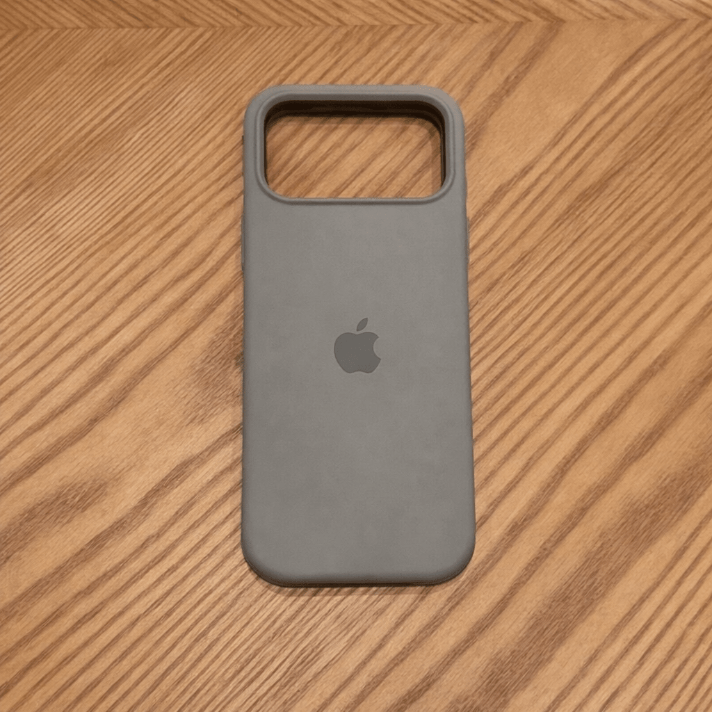 VELVIGUARD – MagSafe-kompatible Silikonhülle mit Soft-Touch Oberfläche für iPhone