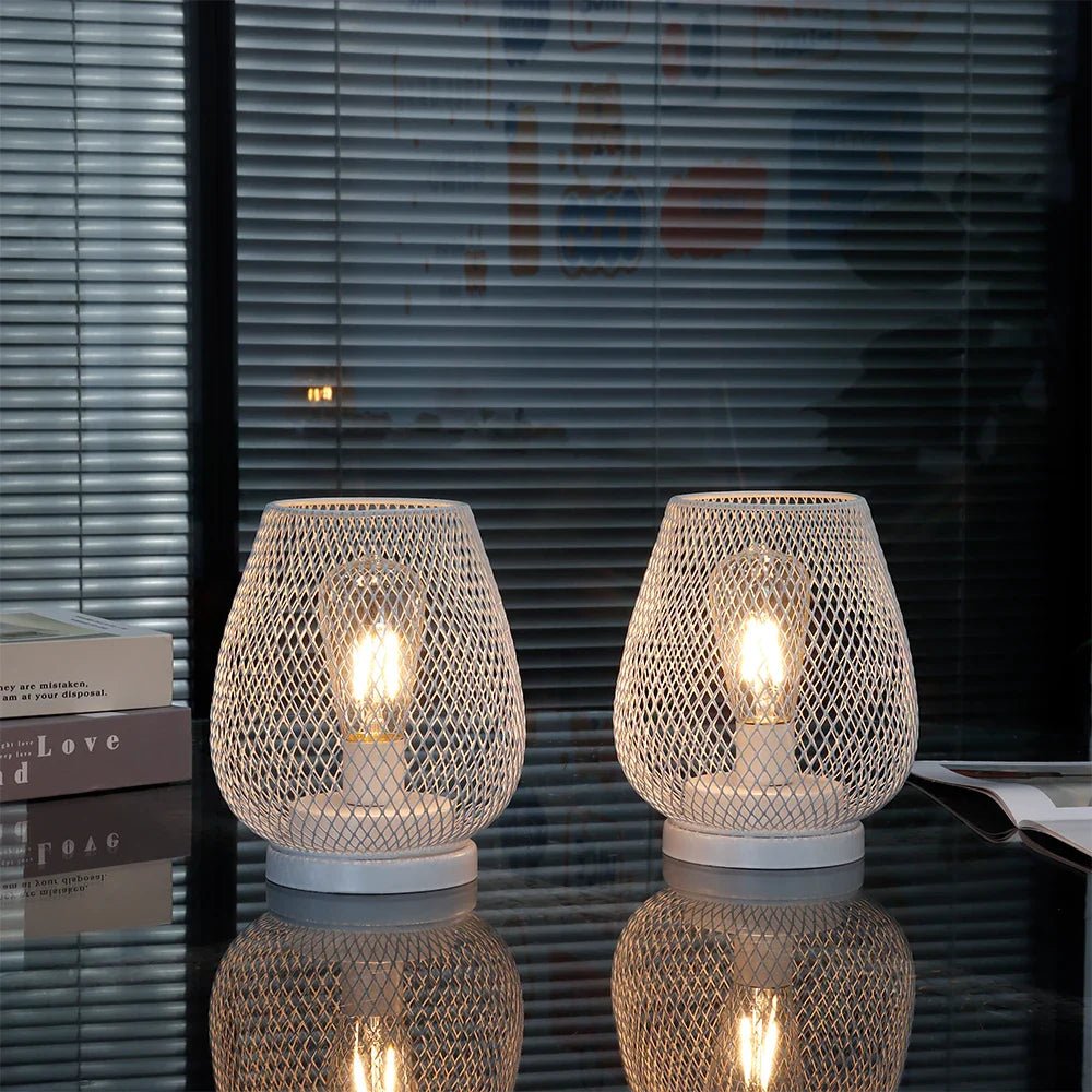 BRILLIOR – Batteriebetriebene Metall-Tischlampe mit warmem LED-Licht