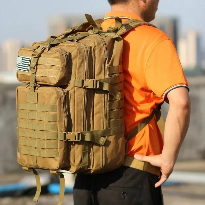 AdventurePack – Zaino tattico da 50 L con scomparto per laptop e protezione antifurto