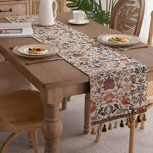 ClassicLinens – Elegante camino de mesa con motivo de flores y pájaros