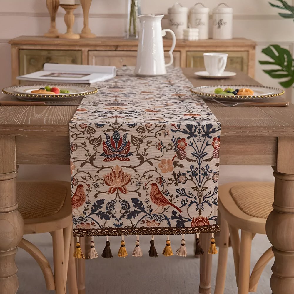ClassicLinens – Elegante camino de mesa con motivo de flores y pájaros