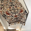ClassicLinens – Elegante camino de mesa con motivo de flores y pájaros