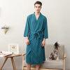 CottonWave – Unisex Waffel-Bademantel aus 100% Baumwolle, atmungsaktiv & stilvoll