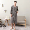 CottonWave – Unisex Waffel-Bademantel aus 100% Baumwolle, atmungsaktiv & stilvoll