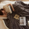 WinterWool Blanket – Flauschige Lammwolldecke für gemütliche Wintertage