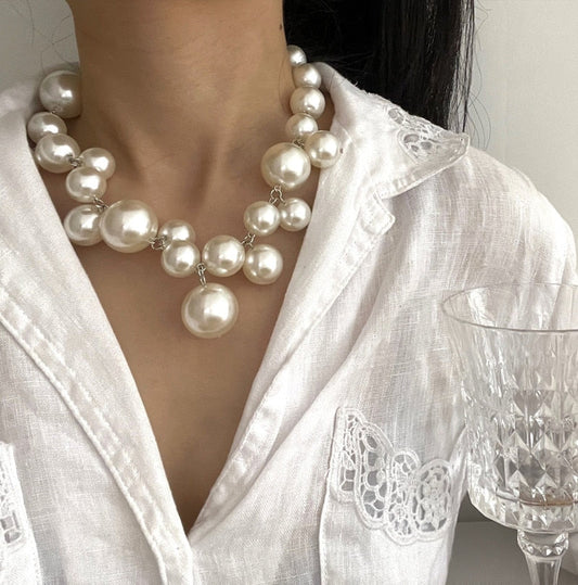 COLLIER DE PERLES ELARA – Collier de perles classique pour des looks élégants
