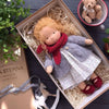 Selina – Poupée Waldorf en coton faite main pour un jeu créatif
