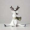 FrostyElk – Handgefertigte Rentierfigur aus Kunstharz für Weihnachtsdekoration 1