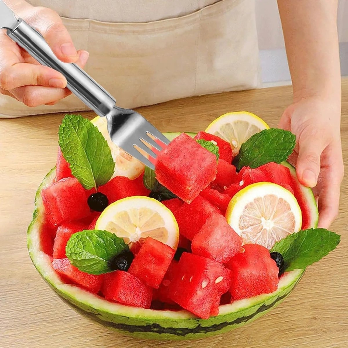 SnackGenie – 2-in-1 Obstschneider mit integrierter Gabel für frische Snacks