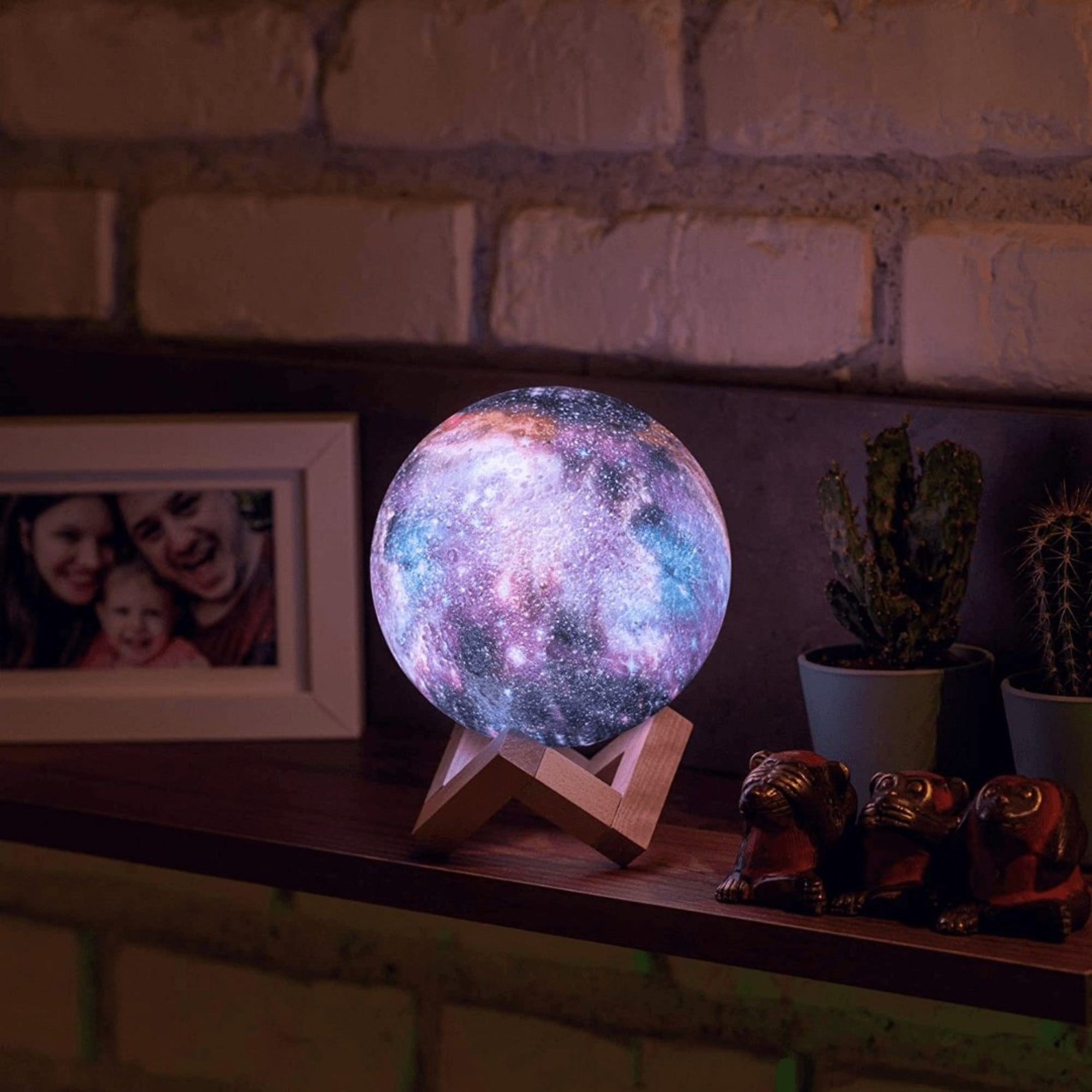 Lámpara de luna Galaxy – lámpara 3D con 16 colores y soporte de madera para iluminación ambiental