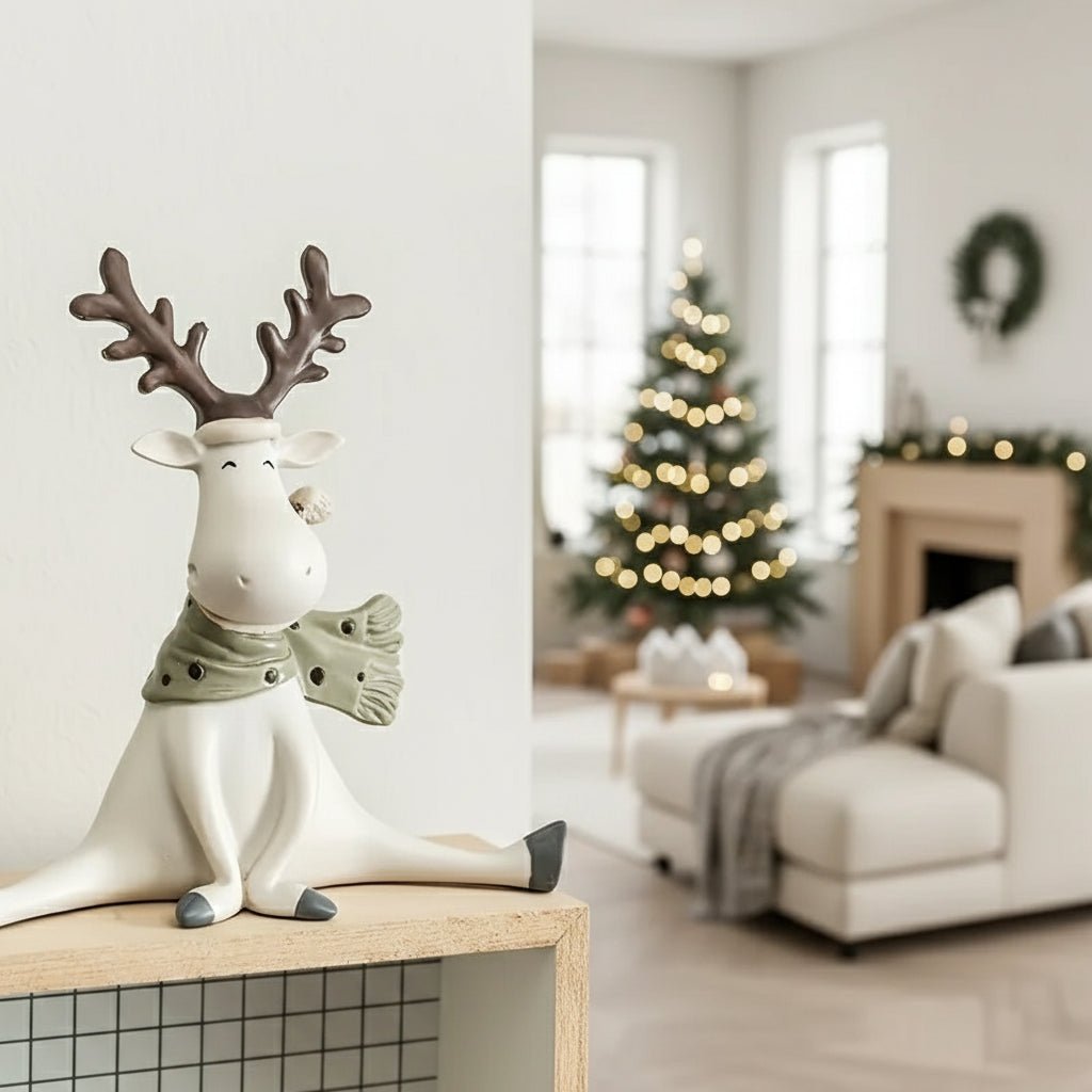 Gemütliches Tier – Handgefertigte, 14 cm große, festliche Rentierfigur zur Dekoration 0