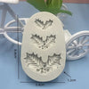 HOLLYBELLS – Weihnachtliche Silikonform mit Stechpalmenblättern und Glöckchen für Fondant und Schokolade 2