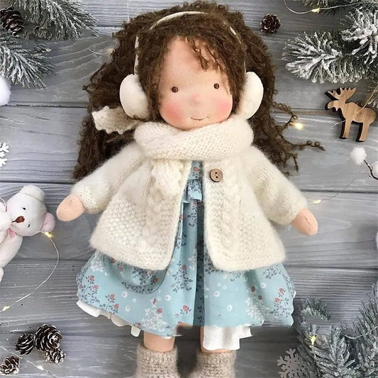 MIRABELLA – Handgefertigte Baumwoll-Waldorfpuppe mit Zubehör