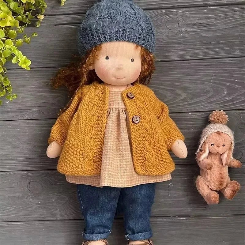MIRABELLA – Handgefertigte Baumwoll-Waldorfpuppe mit Zubehör