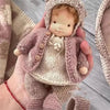 MIRABELLA – Handgefertigte Baumwoll-Waldorfpuppe mit Zubehör