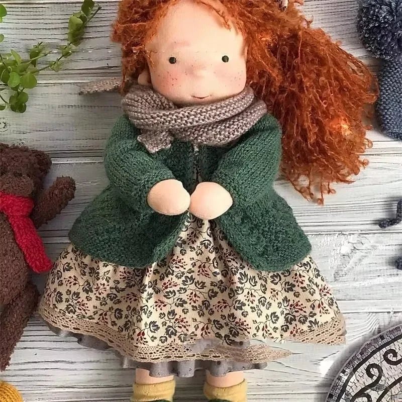 MIRABELLA – Handgefertigte Baumwoll-Waldorfpuppe mit Zubehör