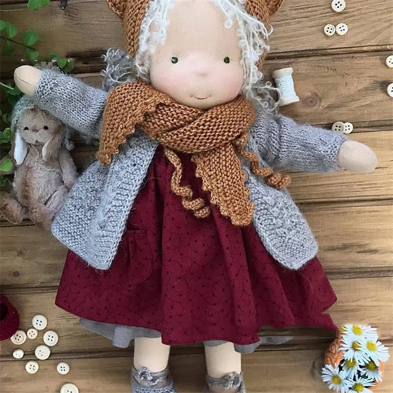MIRABELLA – Handgefertigte Baumwoll-Waldorfpuppe mit Zubehör