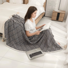 POLYSTRIPE – Couverture polaire géométrique noire et blanche confortable