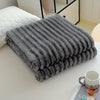 STRIPEPLUSH – Couverture en polaire douce à rayures
