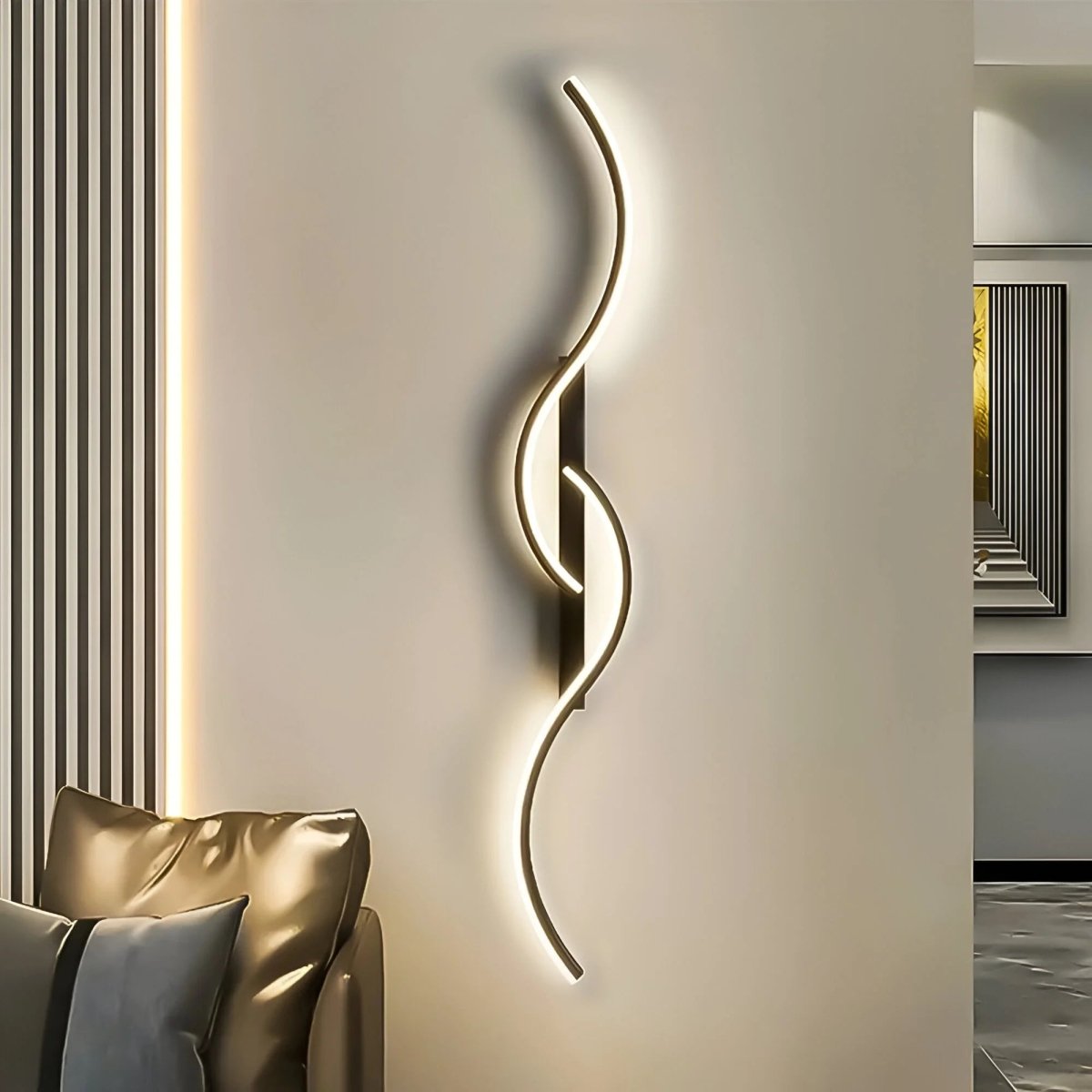 LINEALUX – Gebogene LED-Wandleuchte für moderne Ambientebeleuchtung 1