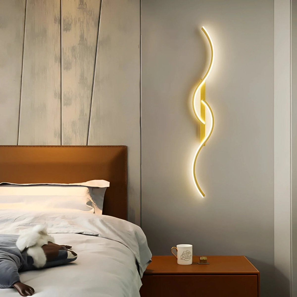 LINEALUX – Gebogene LED-Wandleuchte für moderne Ambientebeleuchtung 3