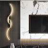LINEALUX – Gebogene LED-Wandleuchte für moderne Ambientebeleuchtung 4