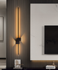 LINESTRIPE – Lámpara de pared LED minimalista para un ambiente moderno