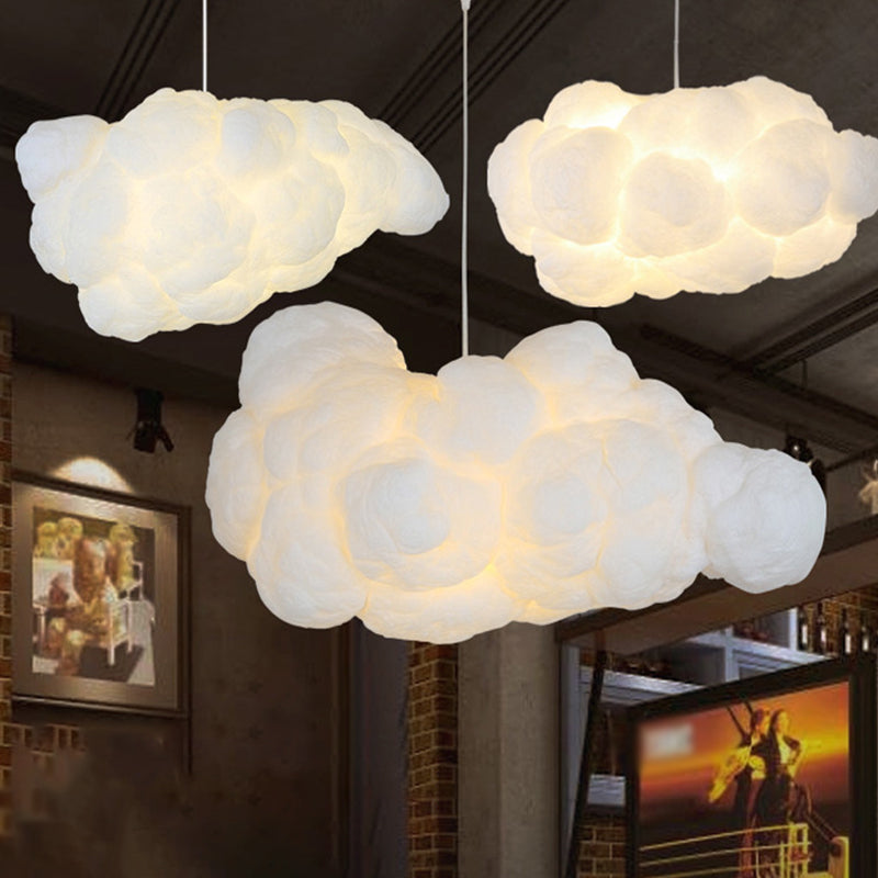 LUMINA DUO – Moderne Pendelleuchte mit zwei weißen Schirmen für stilvolle Schlafzimmerbeleuchtung