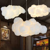 LUMINA DUO – Moderne Pendelleuchte mit zwei weißen Schirmen für stilvolle Schlafzimmerbeleuchtung