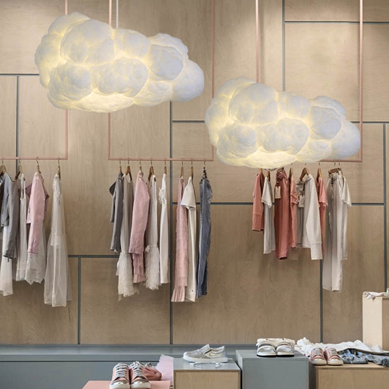 LUMINA DUO – Moderne Pendelleuchte mit zwei weißen Schirmen für stilvolle Schlafzimmerbeleuchtung