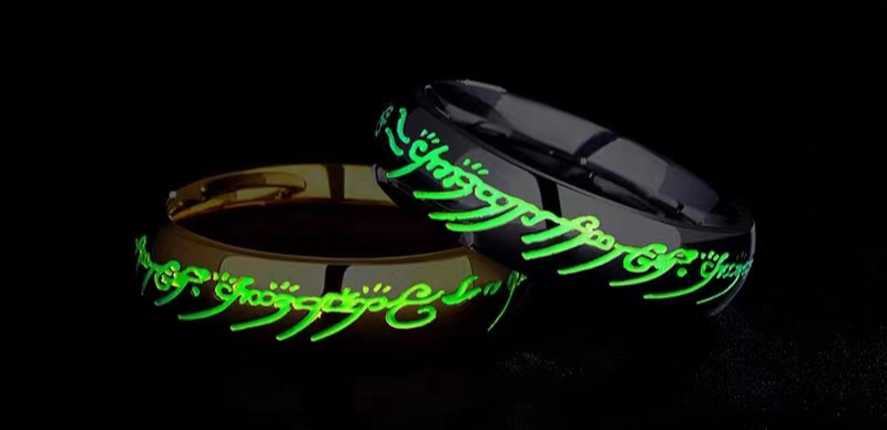 LUMINA RUNE RING – Leuchtender Schmuckring mit Gravur für Glück & Positivität