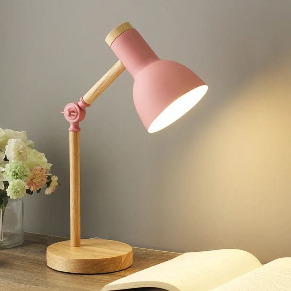 LUMOWOOD Schreibtisch Lampe – Skandinavische Tischlampe aus Holz mit LED & verstellbarem Arm – Wohnish