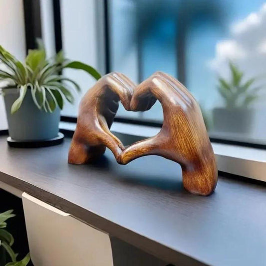 LoveSculpt Madera – Figura decorativa artesanal de madera para un hogar lleno de amor