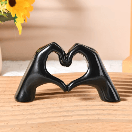 LoveSculpt Madera – Figura decorativa artesanal de madera para un hogar lleno de amor