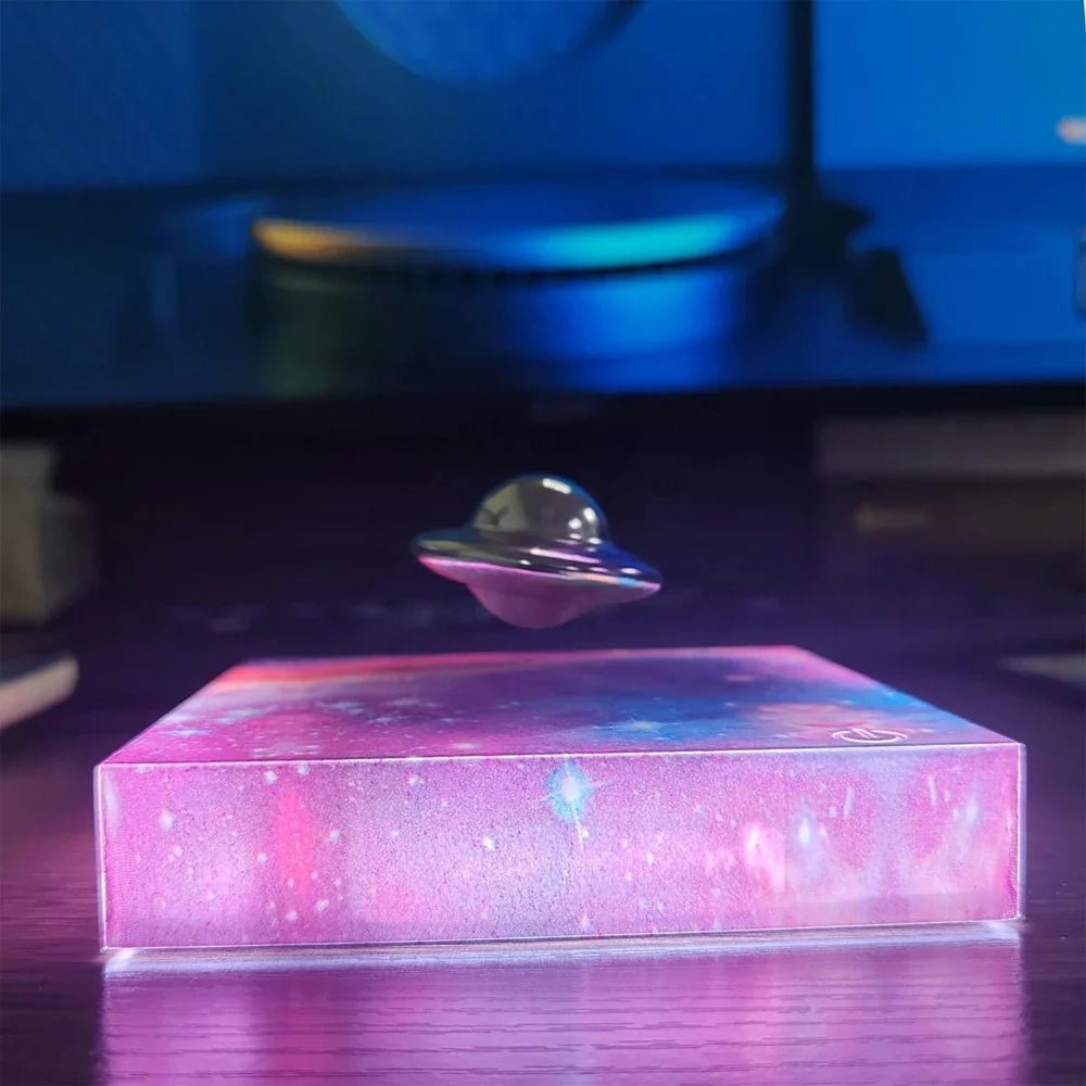 STARGLOW – Magnetische LED Nachtlampe mit schwebendem Raumschiff-Design