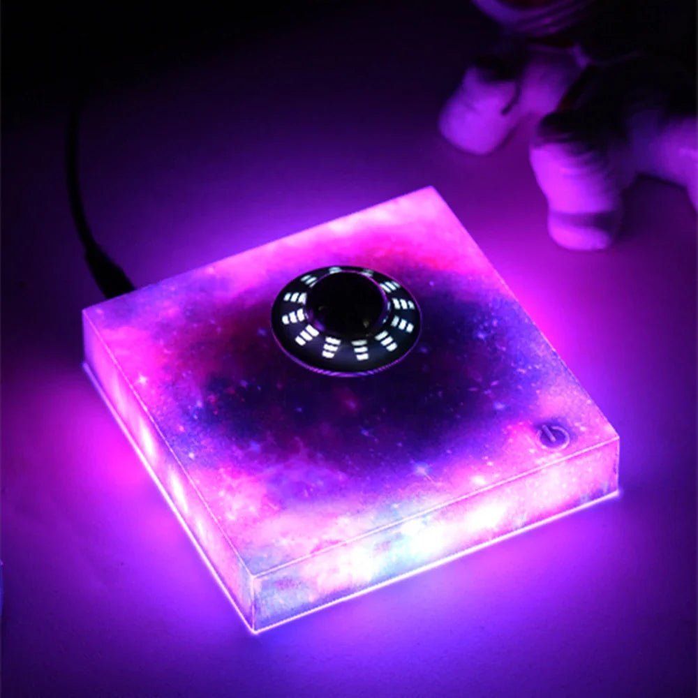 STARGLOW – Magnetische LED Nachtlampe mit schwebendem Raumschiff-Design