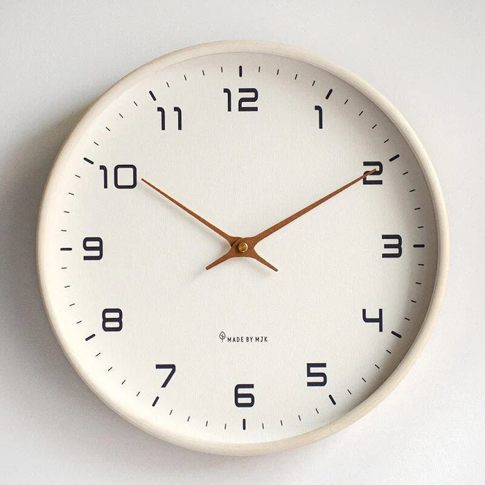 NordicTimber – Reloj de pared de madera elegante para un hogar moderno
