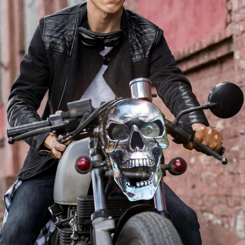 ROADREAPER – LED-Totenkopflampe für Motorräder mit Retro-Chrom-Finish 1