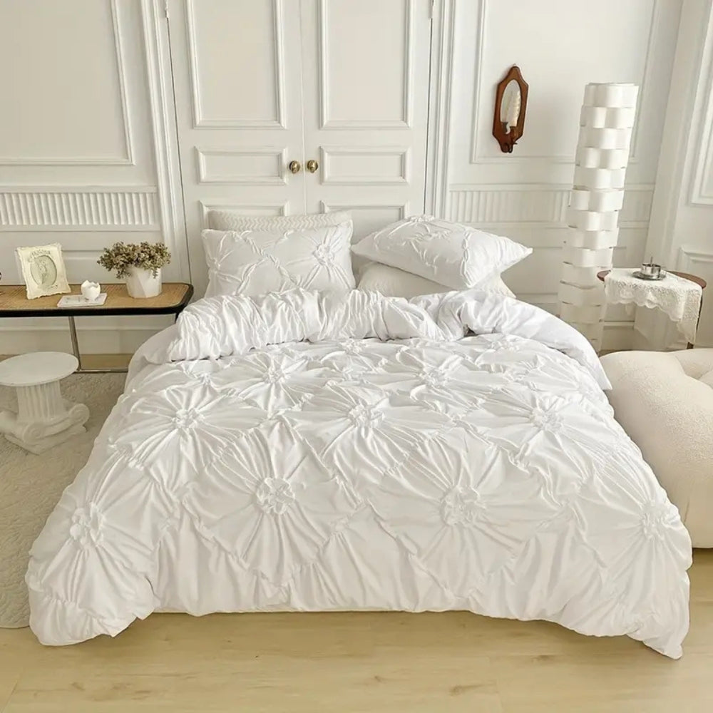 RuffledWeave Duvet Set – Elegantes Rüschblumen Bettbezug Set aus Mikrofaser