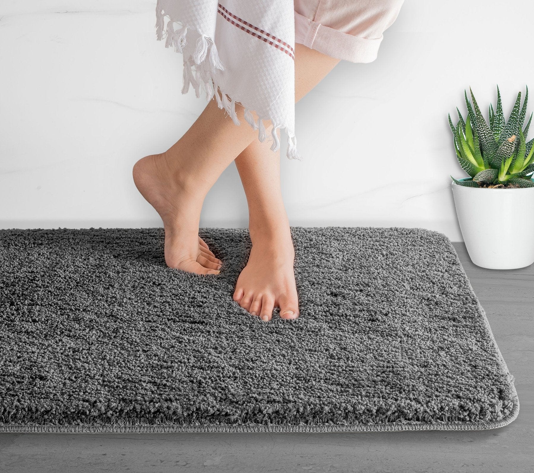 Luxura UltraSoft Badematte | Super saugfähiger Mikrofaser-Badezimmerteppich mit rutschfester Rückseite