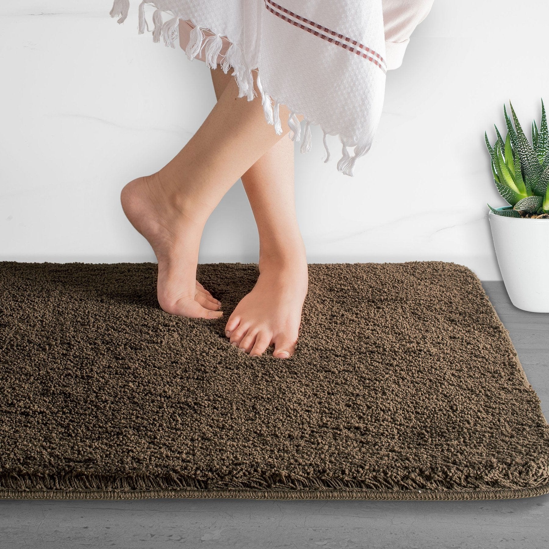 Luxura UltraSoft Badematte | Super saugfähiger Mikrofaser-Badezimmerteppich mit rutschfester Rückseite
