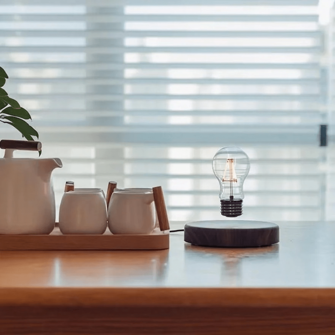 LumiGlide Floating LED Bulb | Magnetisch schwebende Leuchte mit Touch-Steuerung für moderne Räume