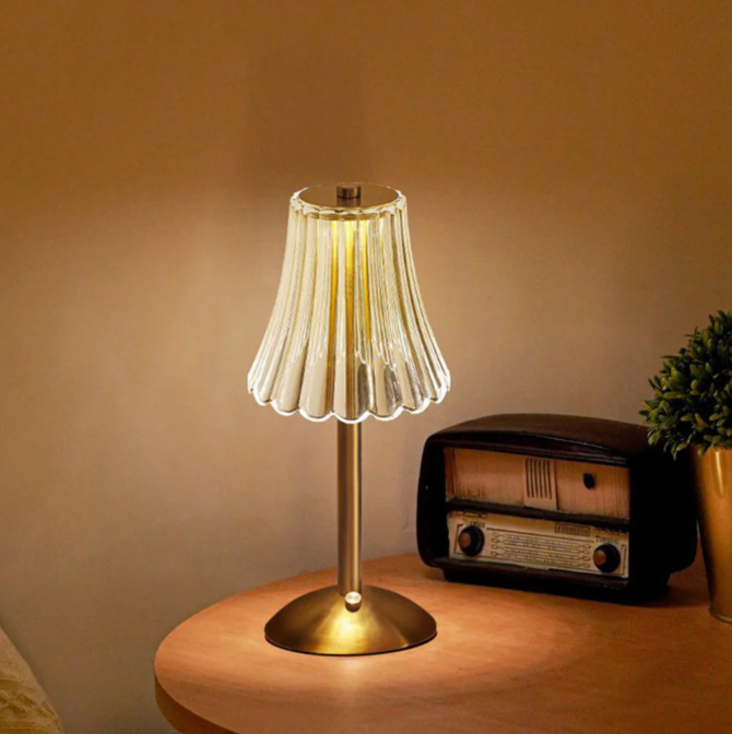 Wiederaufladbare USB-LED-Tischlampe im Retro-Design