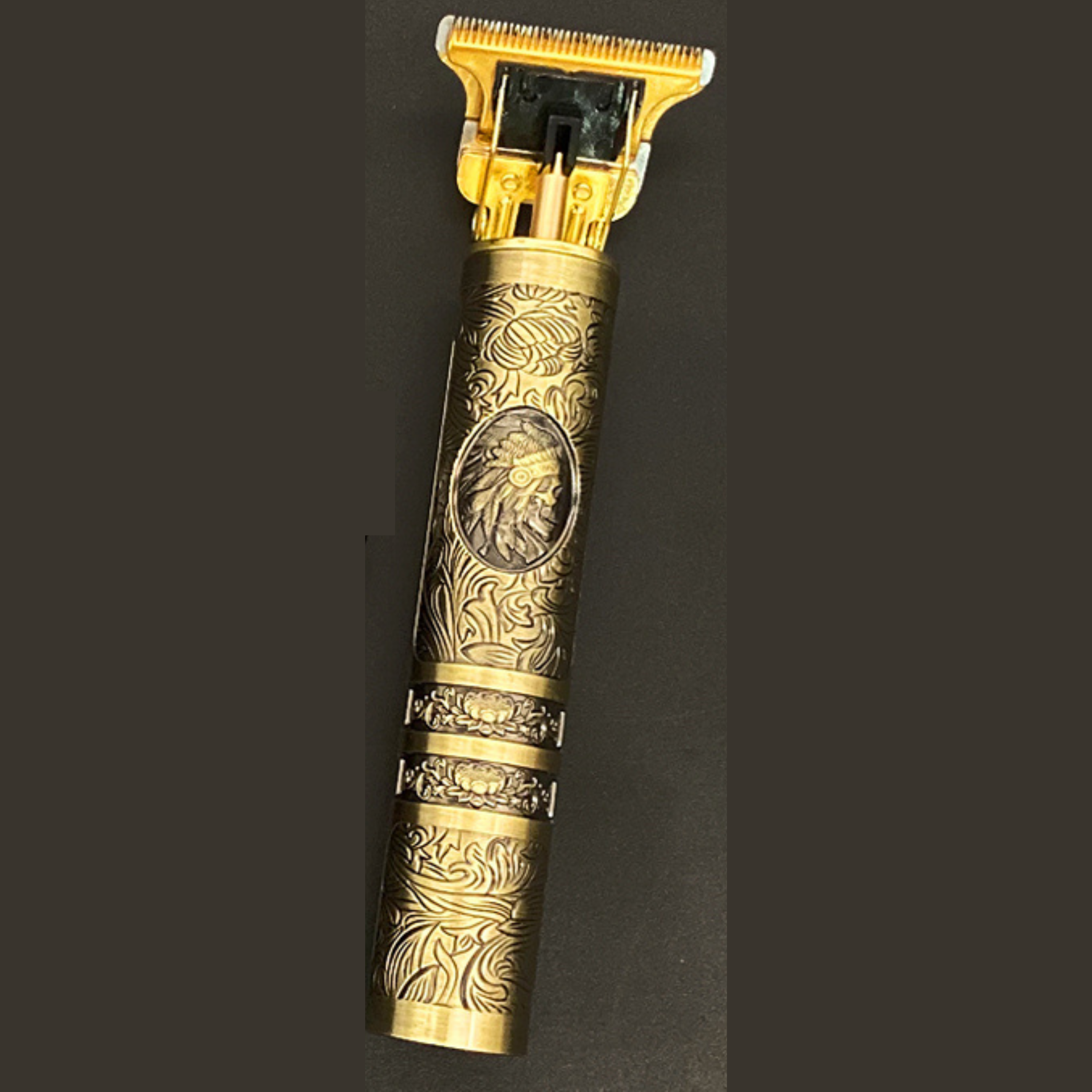 Skulltrim – Recortadora de barba vintage para un estilo preciso y sin cables