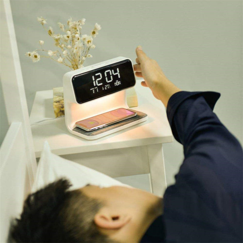 SleekStation – Aufgeräumte Nachttischlösung mit Touch-Lampe 1