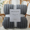StripeWarm – Breite Flanell-Fleece-Decke mit Streifenmuster, weich & wärmend