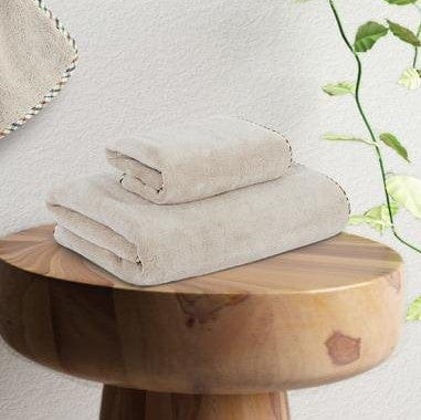 Solenza Premium-Badetuch | Leichtes Mikrofaserhandtuch mit Schnell-Trocknungs-Technologie
